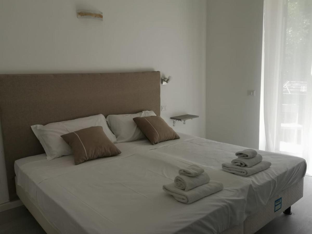 Vittoria Luxury Suite Вико Екуензе Екстериор снимка