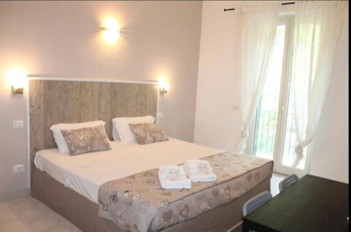 Vittoria Luxury Suite Вико Екуензе Екстериор снимка