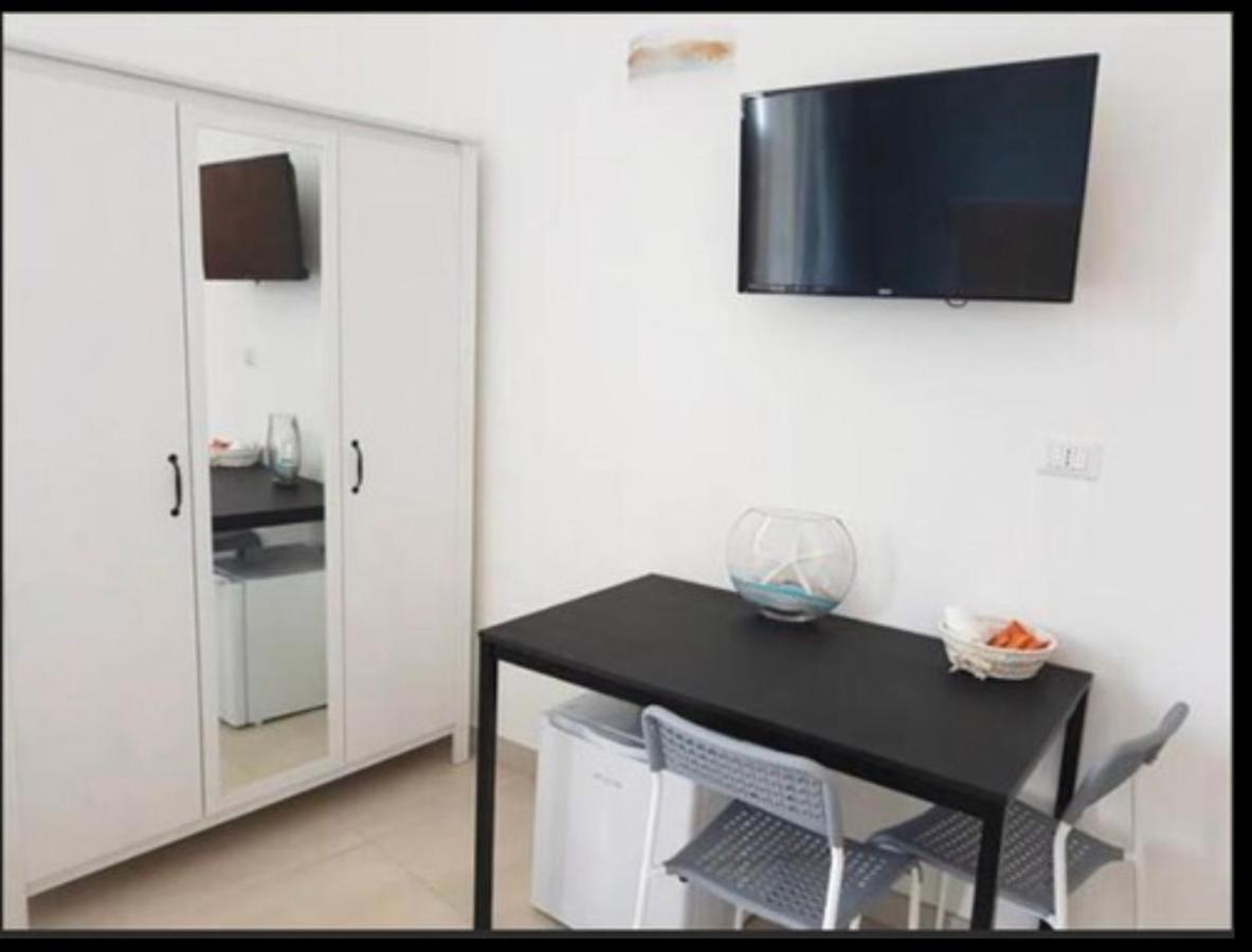 Vittoria Luxury Suite Вико Екуензе Екстериор снимка