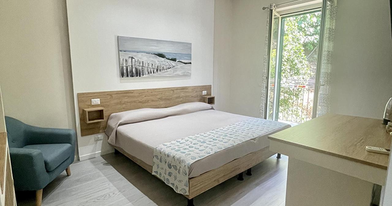 Vittoria Luxury Suite Вико Екуензе Екстериор снимка