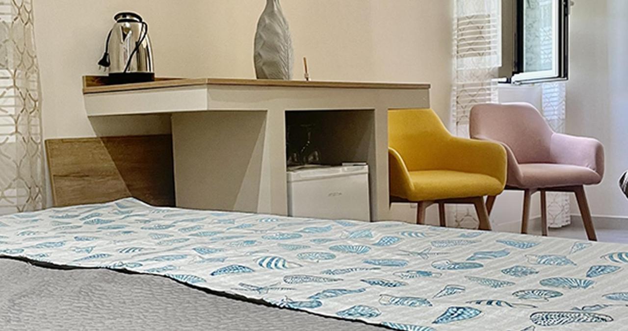 Vittoria Luxury Suite Вико Екуензе Екстериор снимка